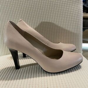 Rialto Elegant Nude Heels